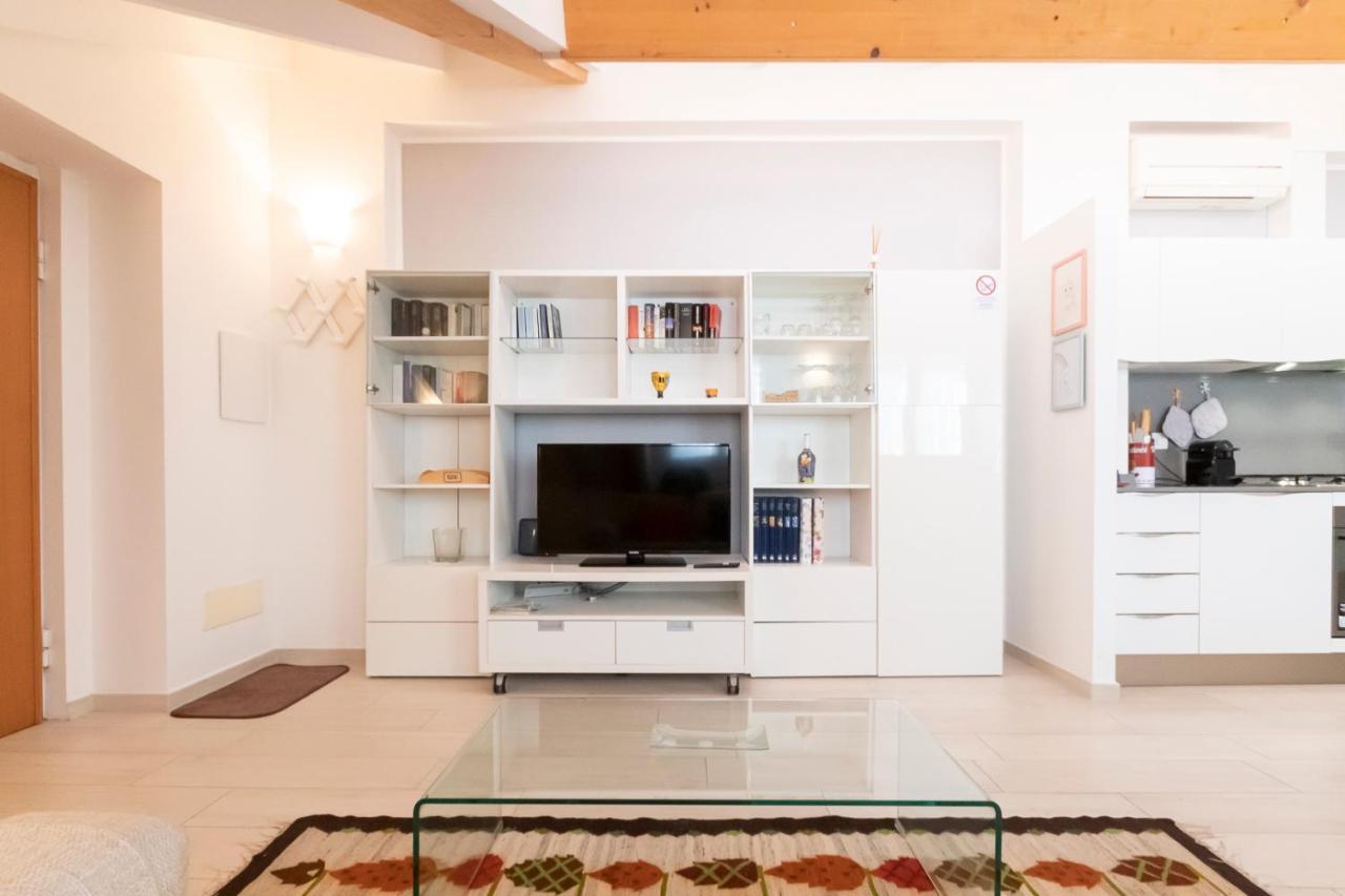 Mansarda Cola Apartman Milánó Kültér fotó